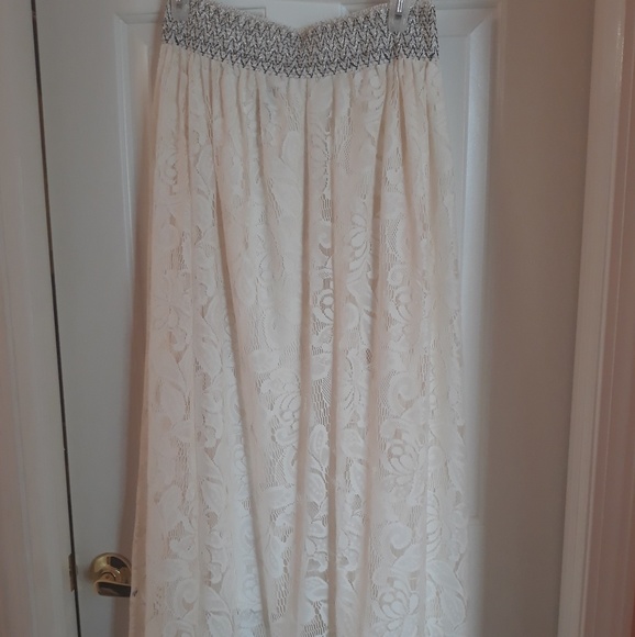 Cream lace maxi skirt - Picture 1 of 2